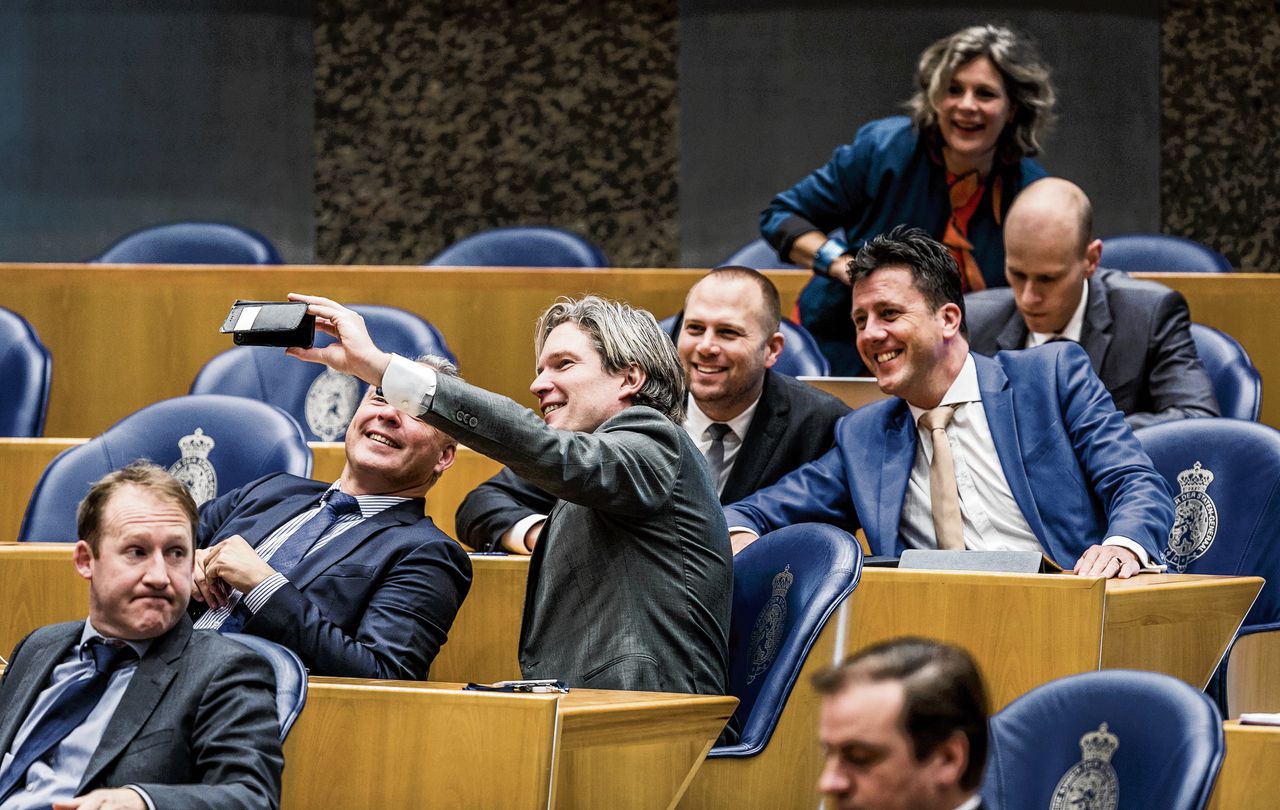 VVD-Kamerlid Foort van Oosten neemt afscheid van de Tweede Kamer. Hij wordt burgemeester van Nissewaard.