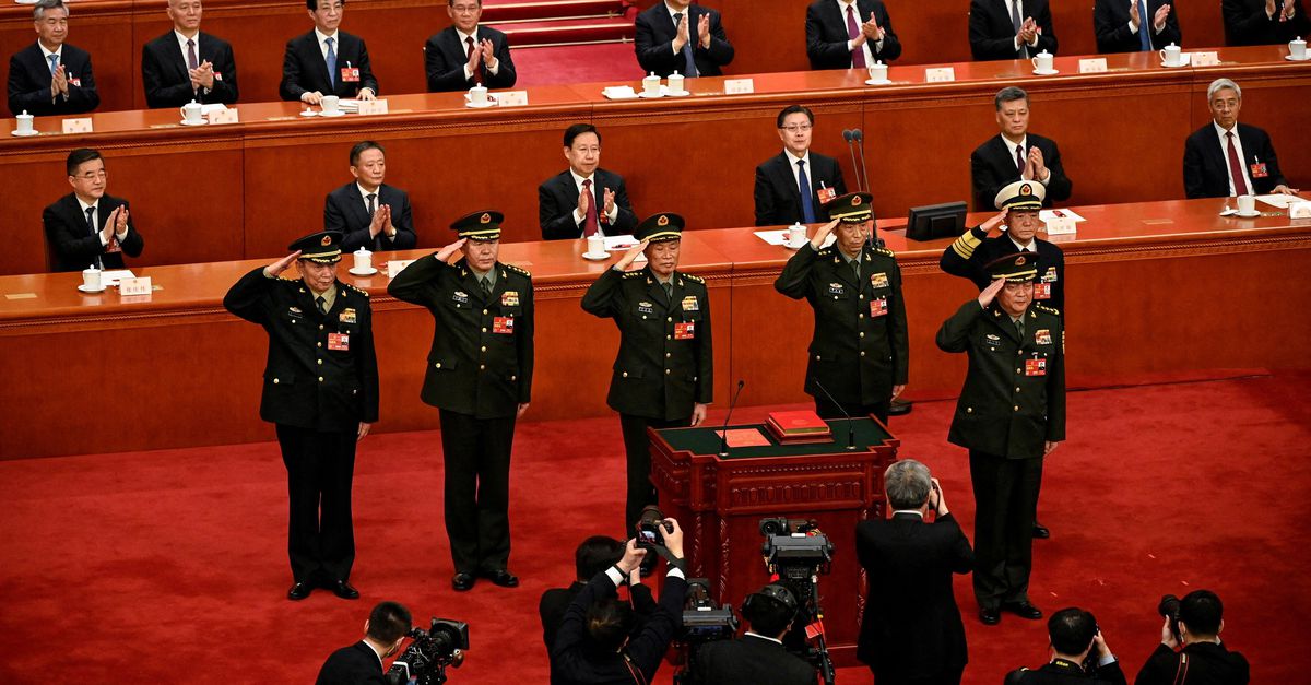 Chinese legerleiding gevallen na ongekende beschuldigingen van corruptie: ‘Sinds Mao niet meer voorgekomen’