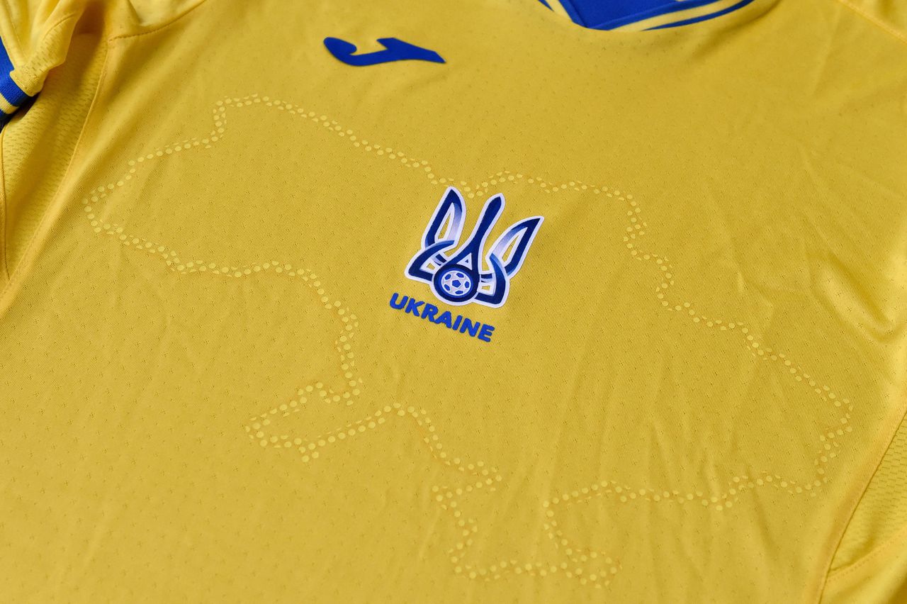 Het nieuwe voetbalshirt van de Oekraïense nationale ploeg.