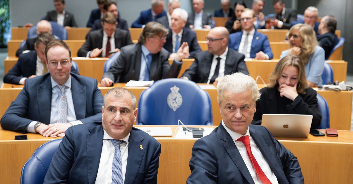 Zeven fractieleden verlaten PVV en gaan verder in nieuwe fractie