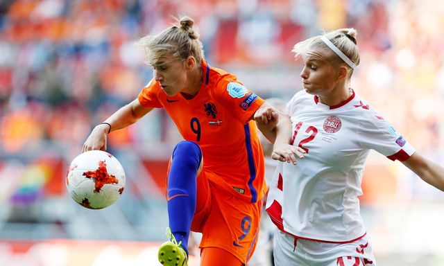 Teruglezen Nederland Grijpt Europese Titel Na 4 2 Zege Op Denemarken Nrc