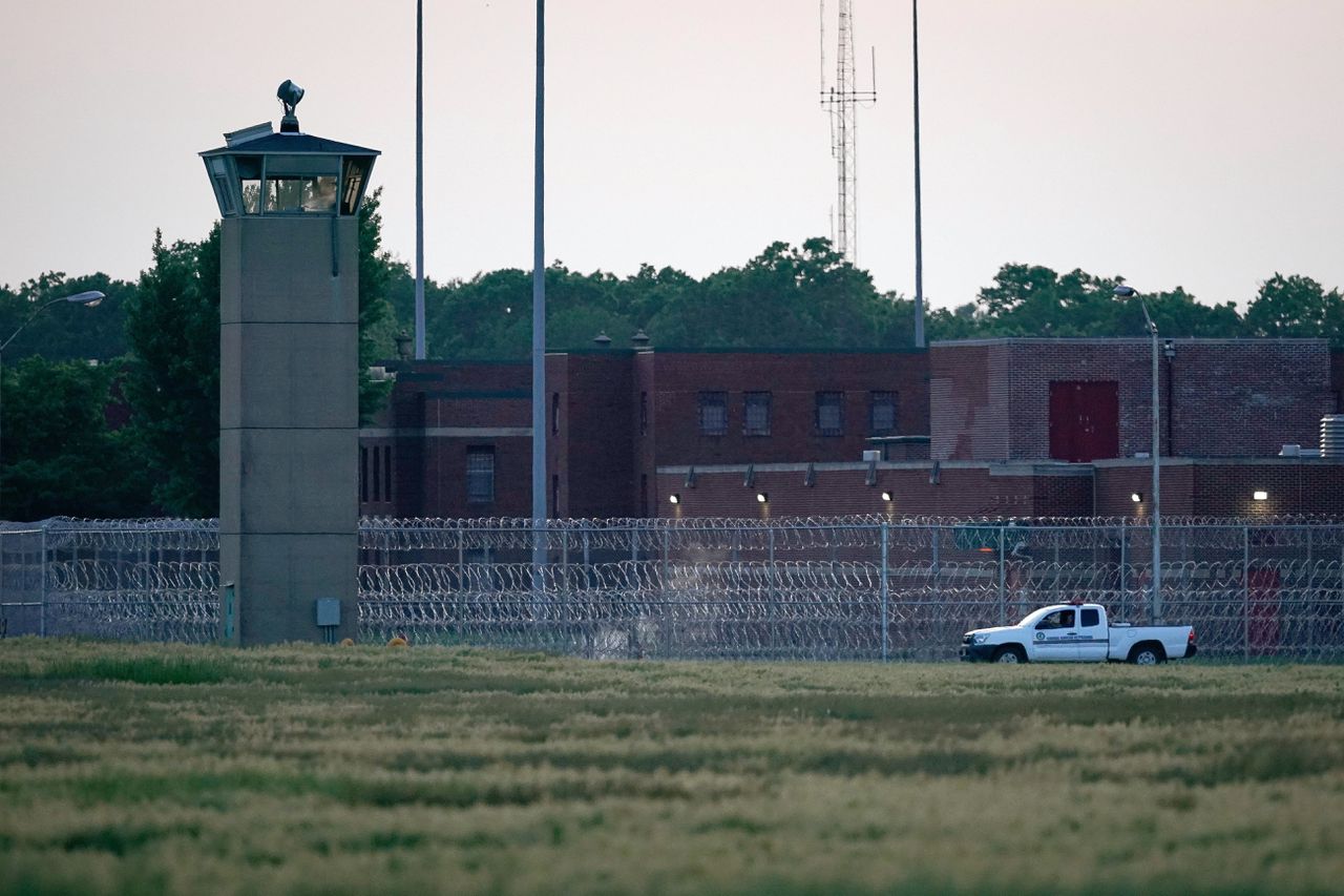De Terre Haute-gevangenis in Indiana, waar Daniel Lewis Lee op ‘death row’ zit voor een drievoudige moord..