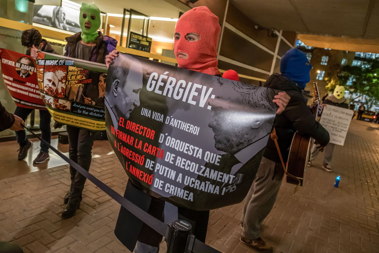 Na een storm van protest geeft dirigent Gergjev geen concert in Italië. Maar wat zegt zijn bijna-rehabilitatie eigenlijk?