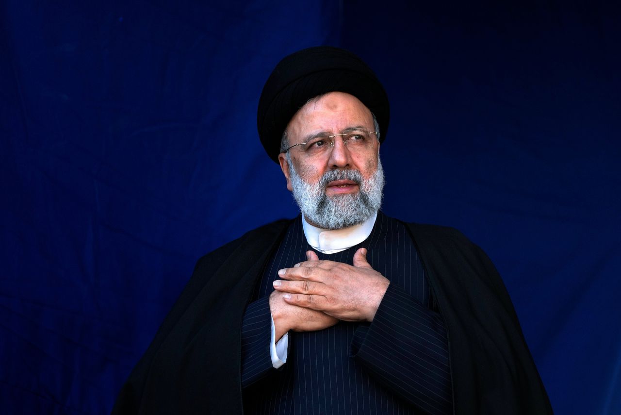 Hardliner Raisi, die duizenden politieke gevangenen liet executeren, was als president van Iran weinig geliefd 