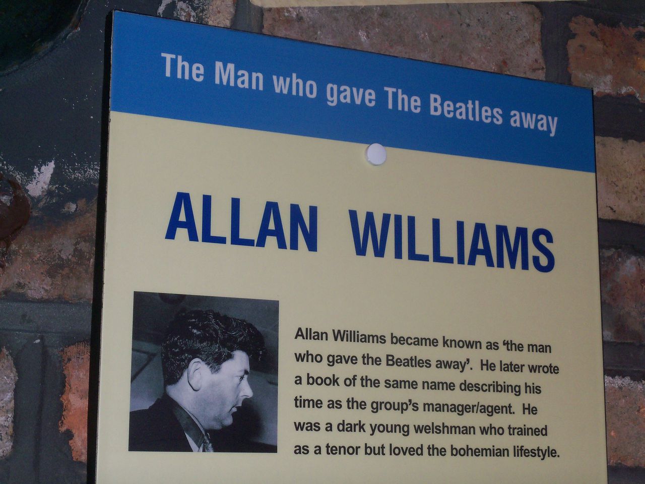Ontdekker van The Beatles Allan Williams (86) overleden 