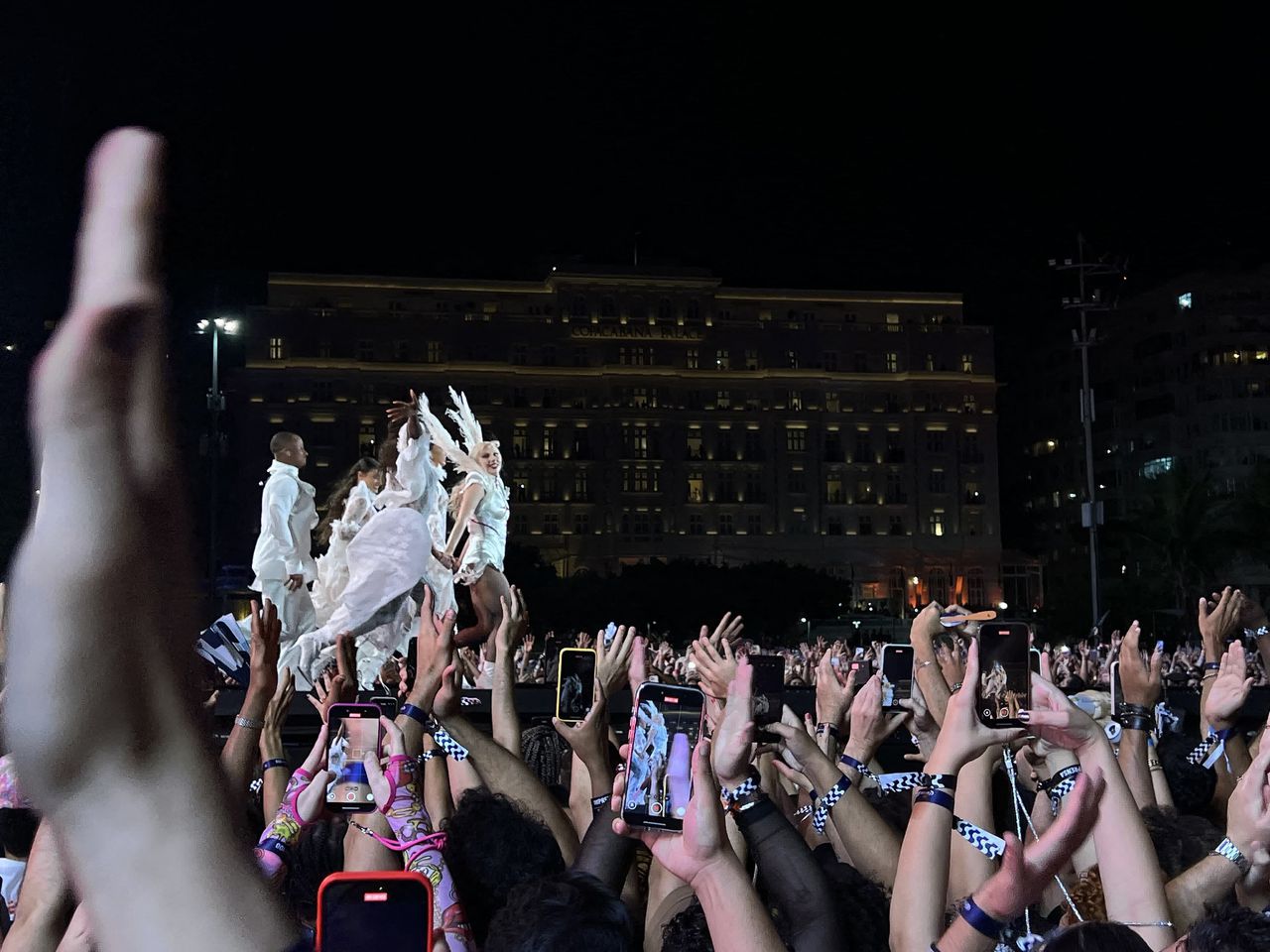 Bomb attack on Concert Lady Gaga Vijdeld in Rio de Janeiro