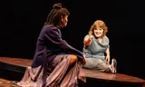 Tessa Jonge Poerink als Agnes samen met Joy Wielkens (Fran Fraser, moeder) in The Little Big Things.