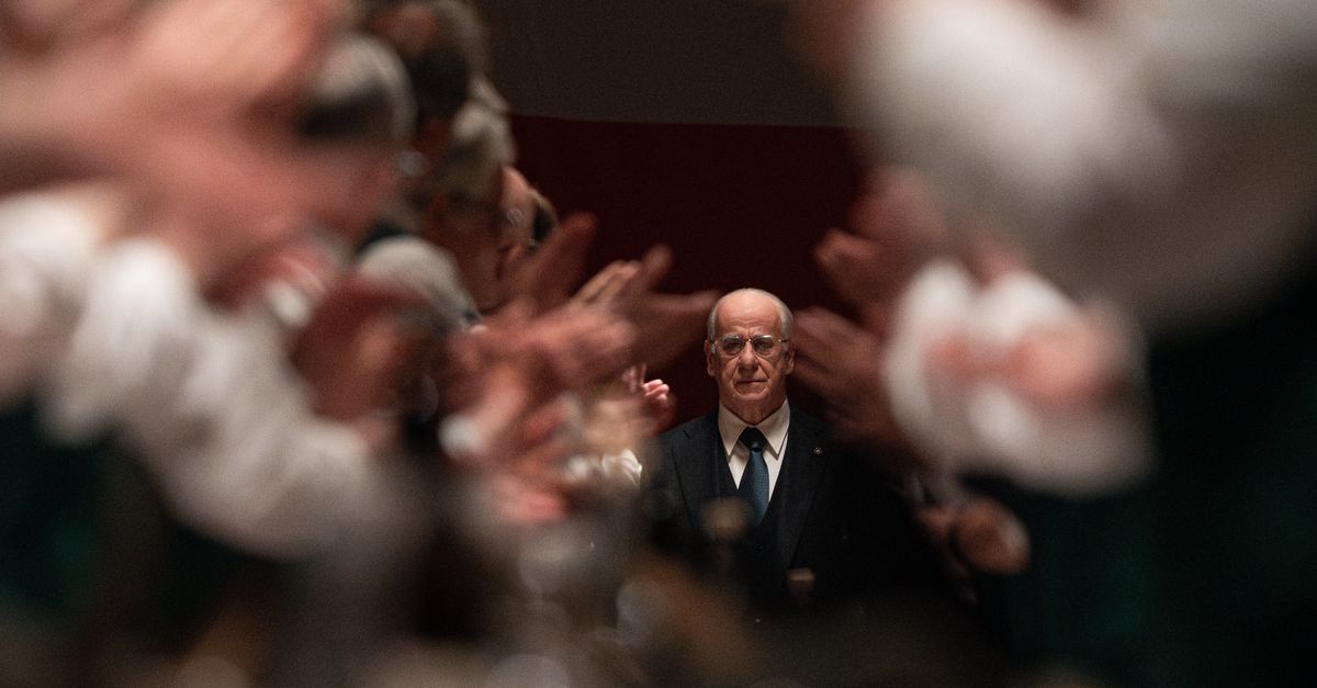 Het leven is een last die de eenzame helden van filmmaker Paolo Sorrentino zwaar op de schouders drukt