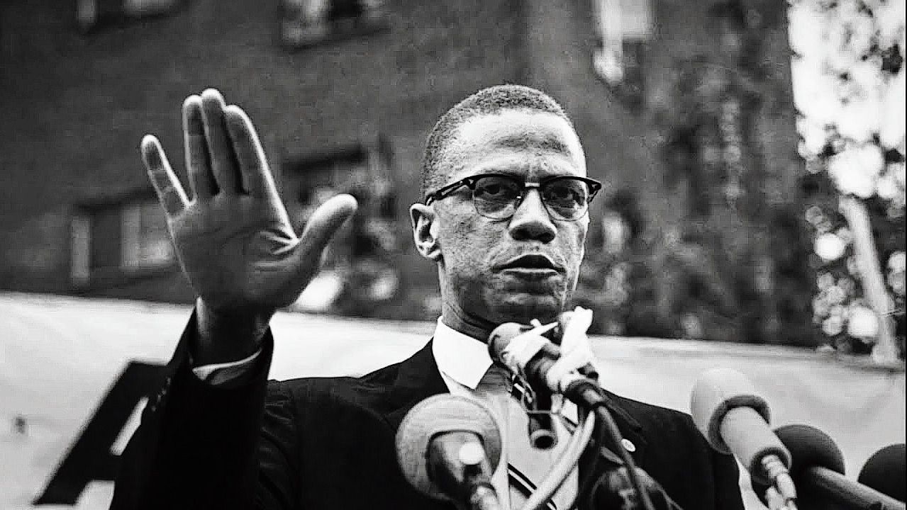 Malcolm X tijdens toespraak in New York, 29 juni 1963. Beeld Netflix
