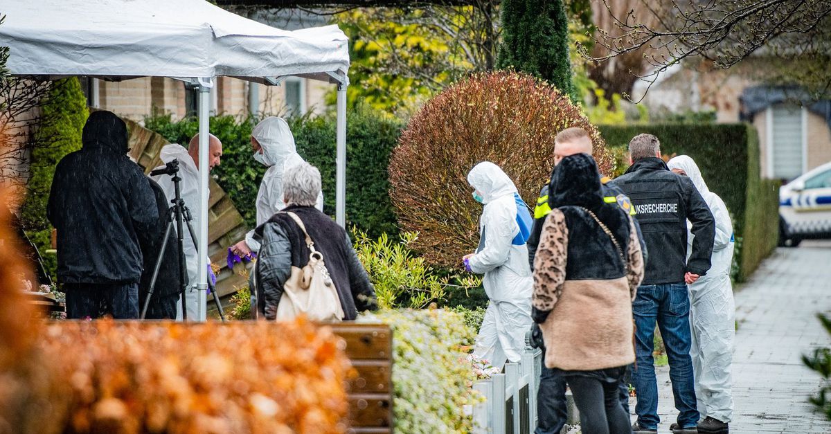 Het voorval van de agent van de Landelijke Eenheid die zijn vrouw en zichzelf doodde, heeft volgens collega's niets te maken met de 'vertrouwenscrisis' bij de politie die de Inspectie Justitie en Veiligheid onderzoekt. Het zou gaan om een familiedrama. .