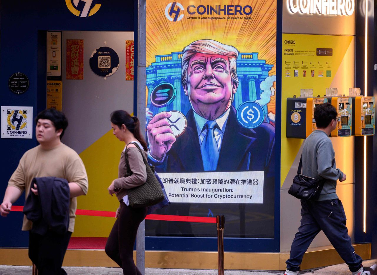 Koers bitcoin veert weer op na verlies maandag - NRC