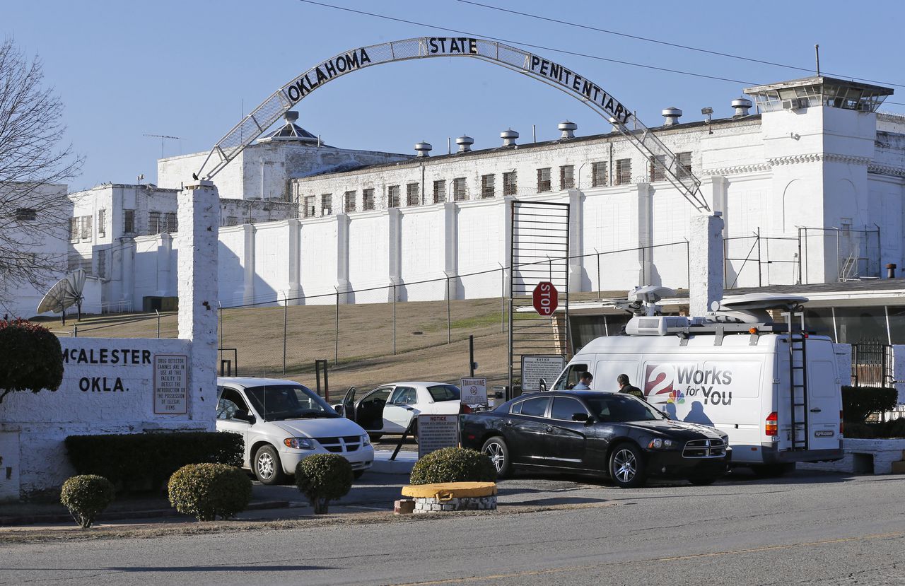 In een gevangenis in Oklahoma is vannacht een man geëxecuteerd. Het was de eerste keer sinds de misgelopen executie van april vorig jaar.