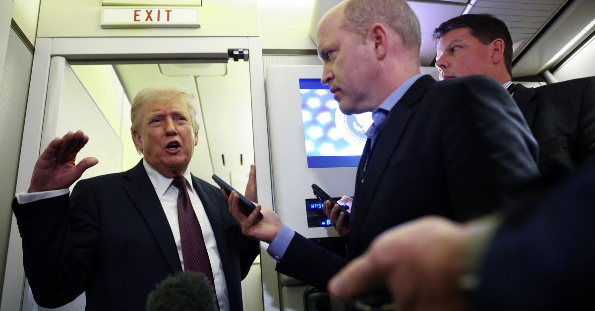 Trump kletst tegen elke journalist die hem belt over de Iran-oorlog. De Amerikaan wordt er niet veel wijzer van