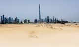 De skyline van Dubai in 2009, toen veel wolkenkrabbers nog in aanbouw waren.