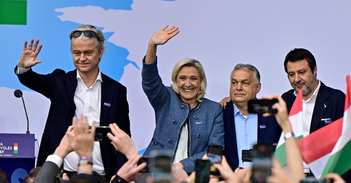 Met gebalde vuisten maakt uiterst rechts een opmars in Europa: in tien jaar van marginale beweging naar een kwart van het electoraat