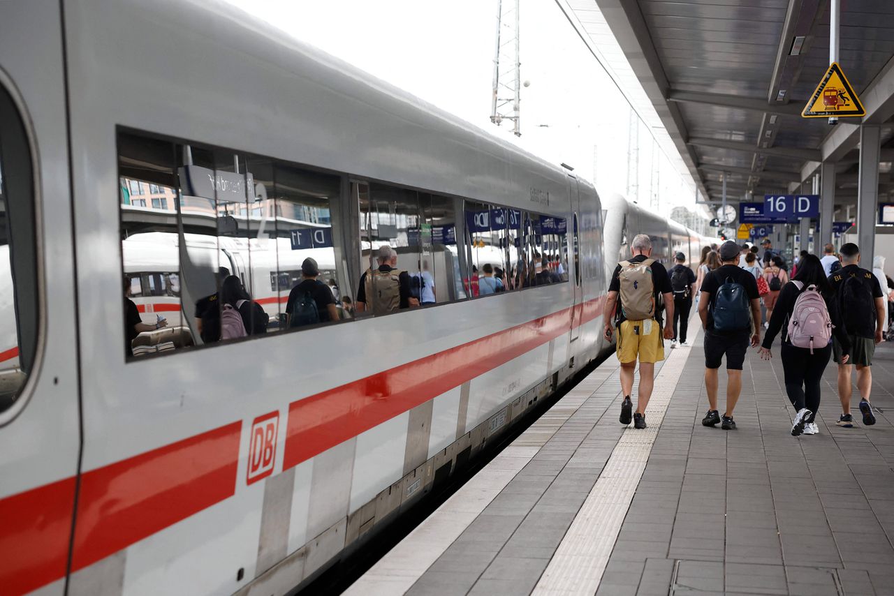 Fragiele spoorwegmaatschappij Deutsche Bahn ontslaat dertigduizend medewerkers 