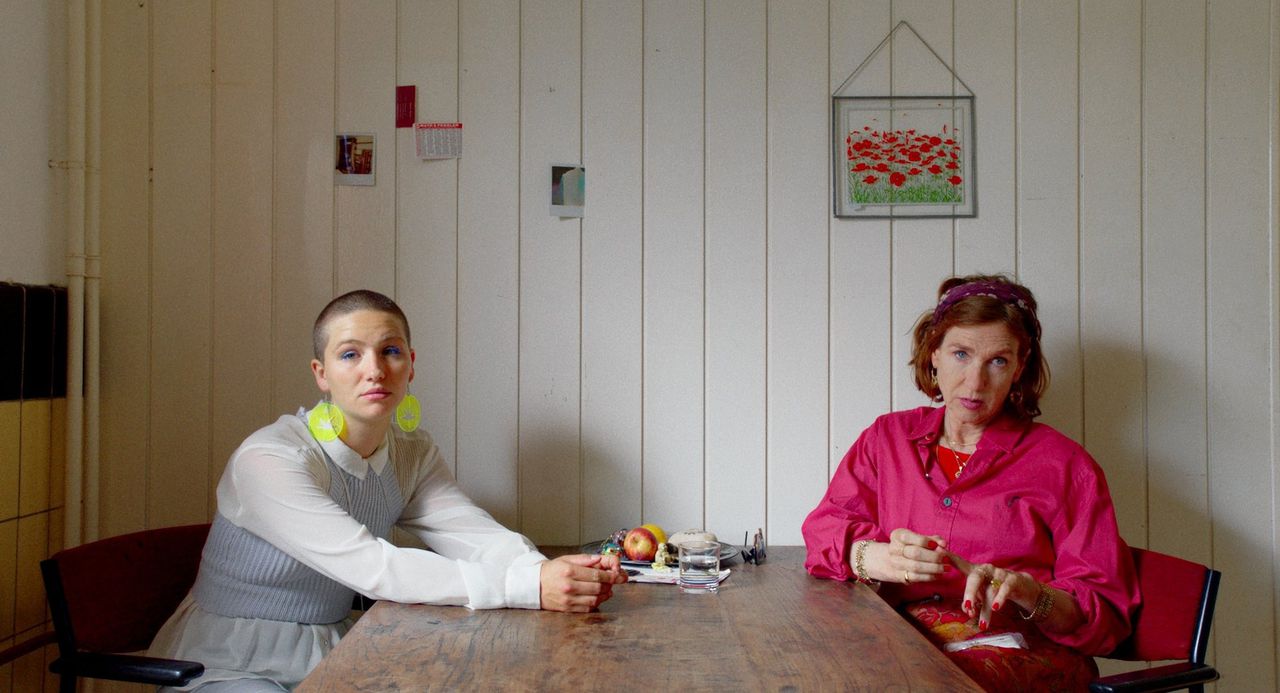 Leyla de Muynck met haar filmmoeder Elsie de Brauw in ‘Drama Girl’.