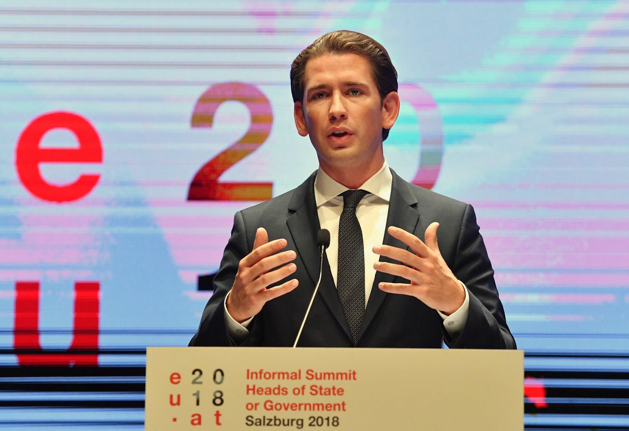 De Oostenrijkse bondskanselier Sebastian Kurz heeft zich dinsdag kritisch uitgelaten over het plan van de coalitiepartij om de informatievoorziening voor bepaalde media te beperken.