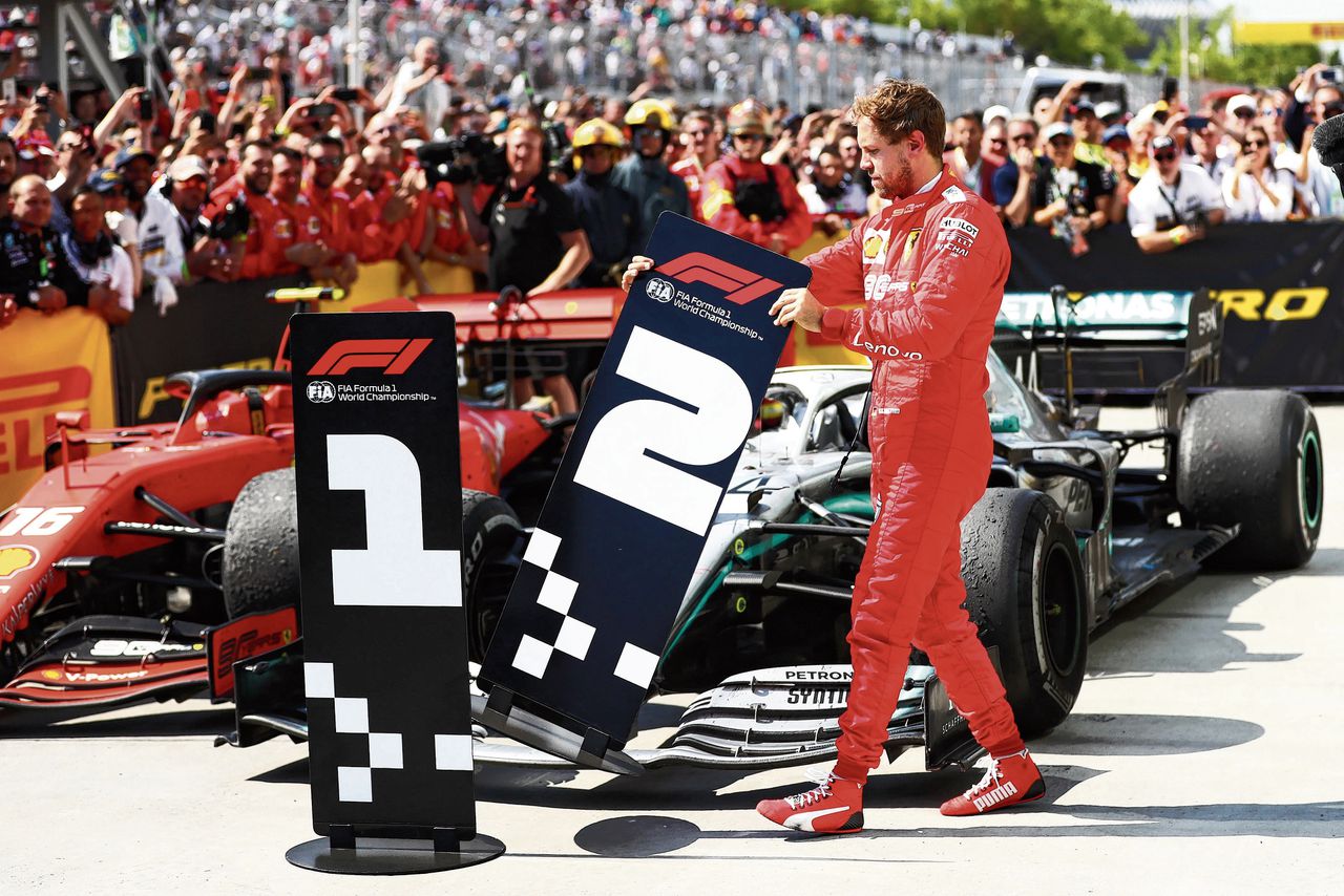 Sebastian Vettel werd tweede in Montreal maar vond dat hij de eerste plaats verdiende. Dat liet hij na afloop merken ook.