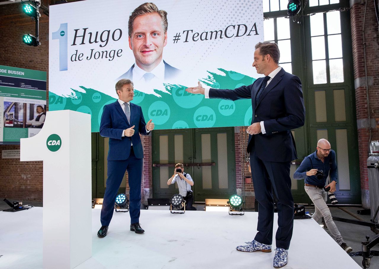 Pieter Omtzigt (l) en Hugo de Jonge tijdens de lijsttrekkersverkiezing van het CDA in juli.
