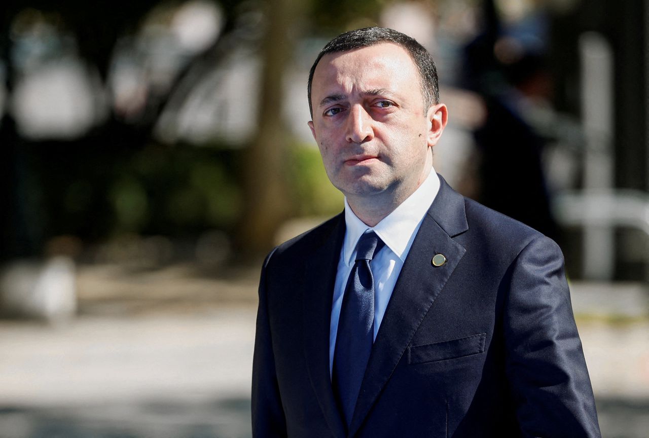 Garibasjvili kondigt vertrek aan als premier Georgië, gaat verder als partijvoorzitter 