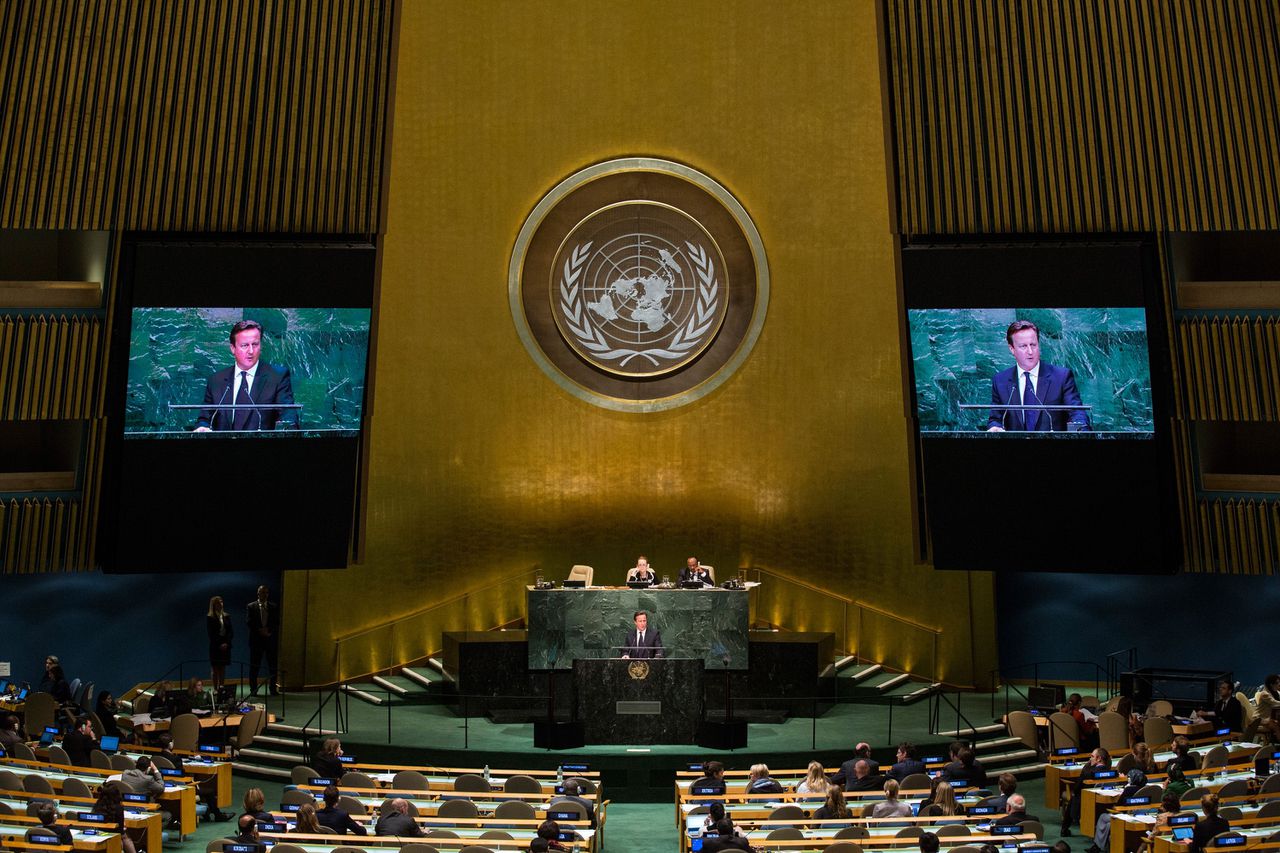 Cameron spreekt de VN toe.