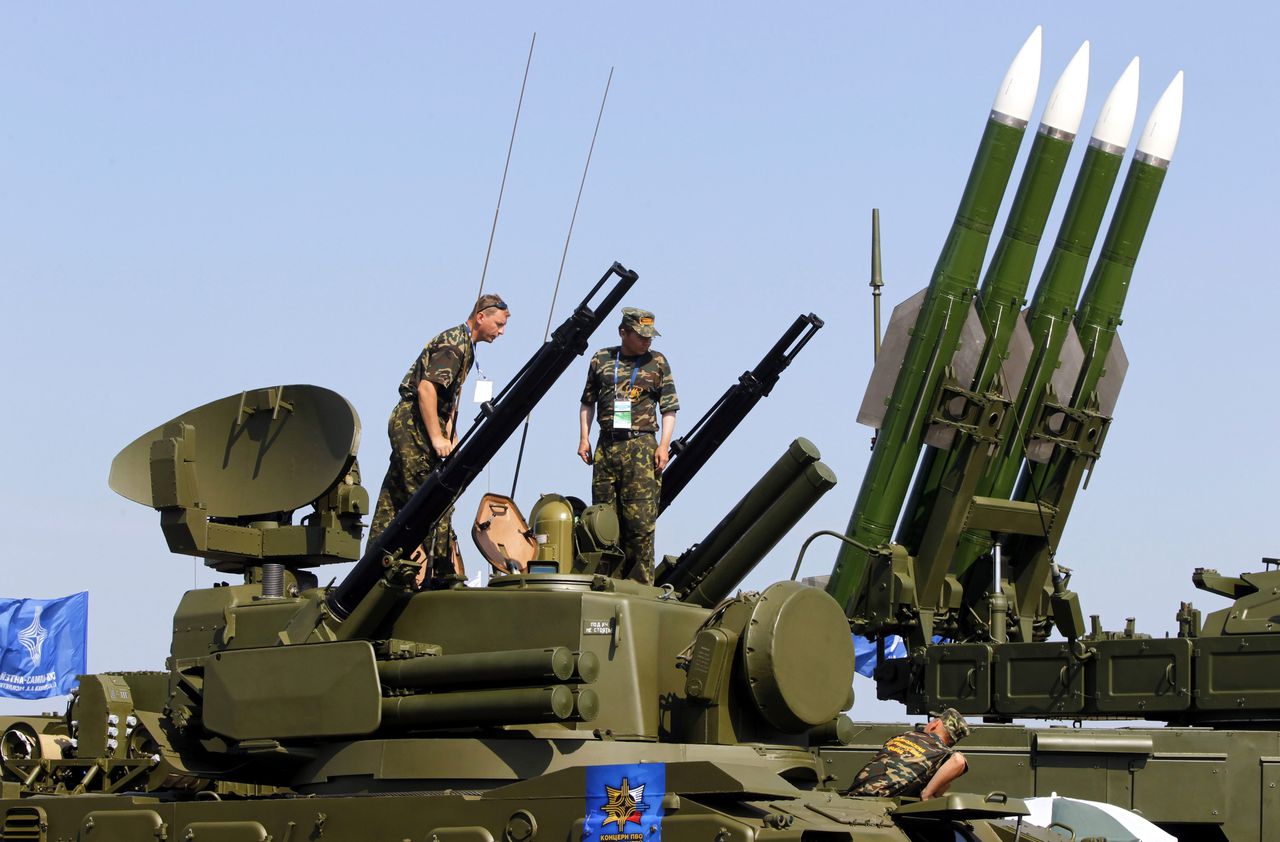 MH17-team doet onderzoek naar mogelijke onderdelen Boek ...