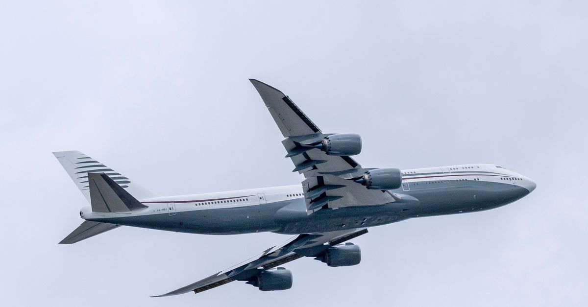 トランプは、空軍1に取って代わるために、カタールのボーイング747を受け入れたいと思っています：「透明な取引」または「昼間の腐敗」？