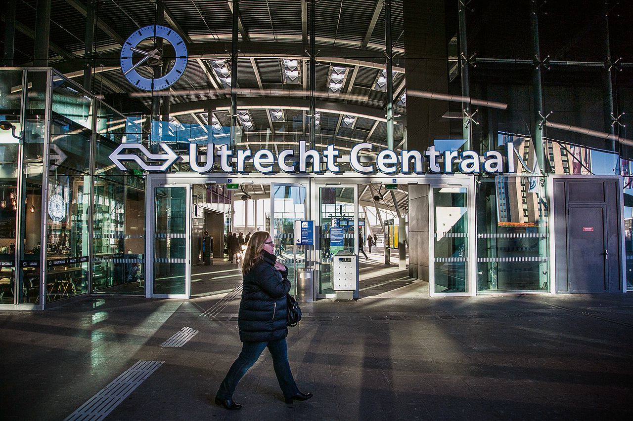 Exterieur en interieur van Utrecht Centraal. Het nieuwe station wordt woensdag geopend. Het gebouw is onderdeel van een heel nieuw stationsgebied in Utrecht.