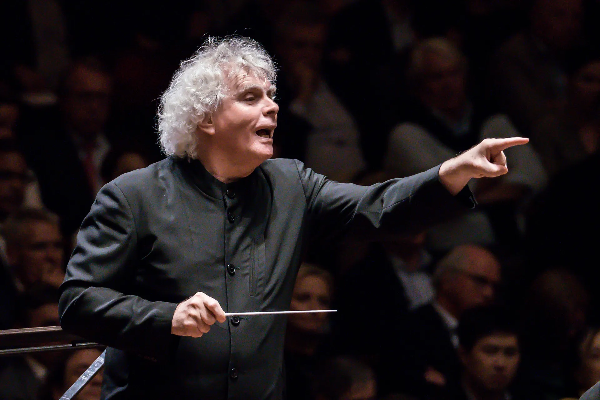Onvergetelijk afscheid van Rattle bij Berliner Philharmoniker - NRC