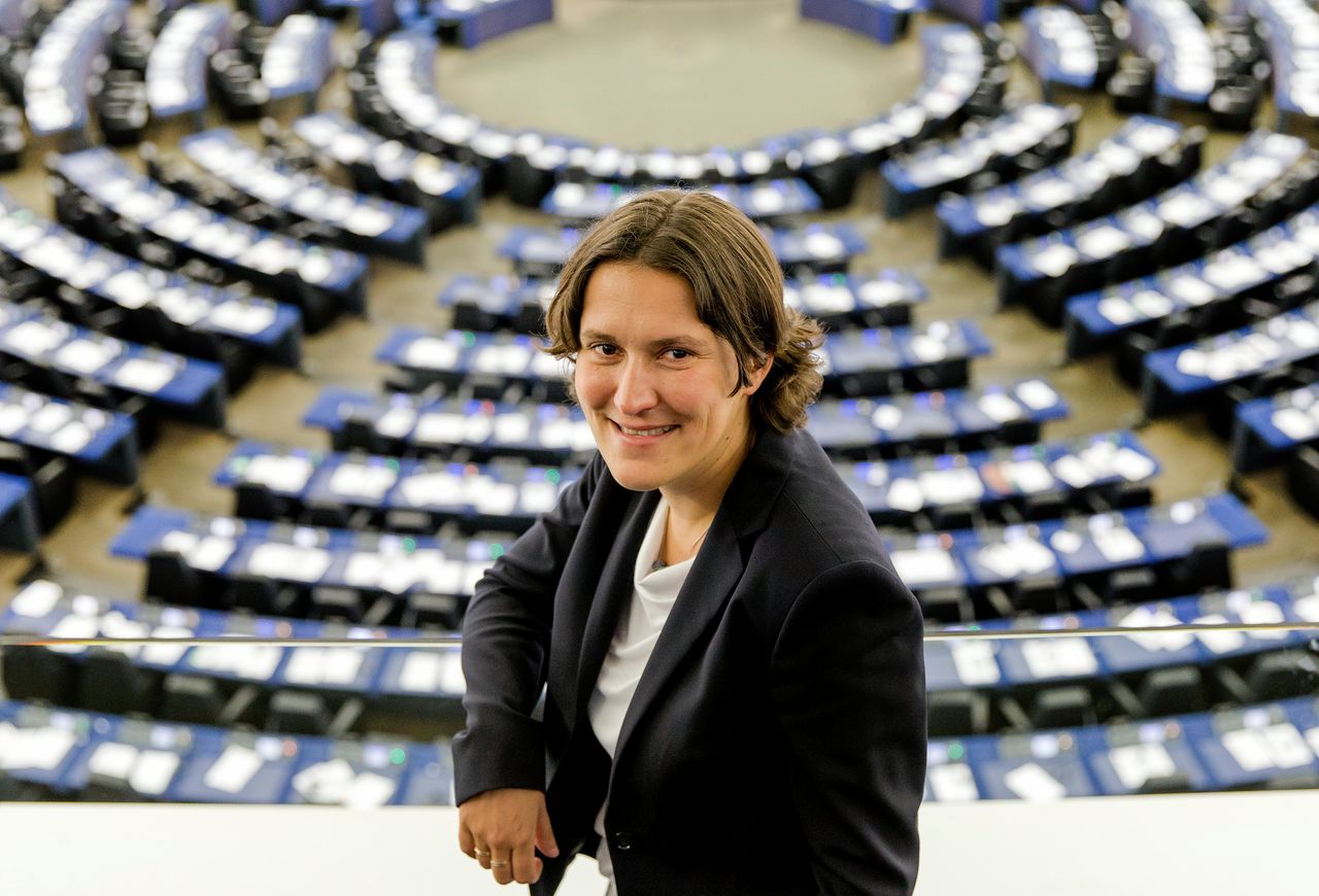 Kati Piri van de PVDA in de plenaire zaal van het Europees parlement.