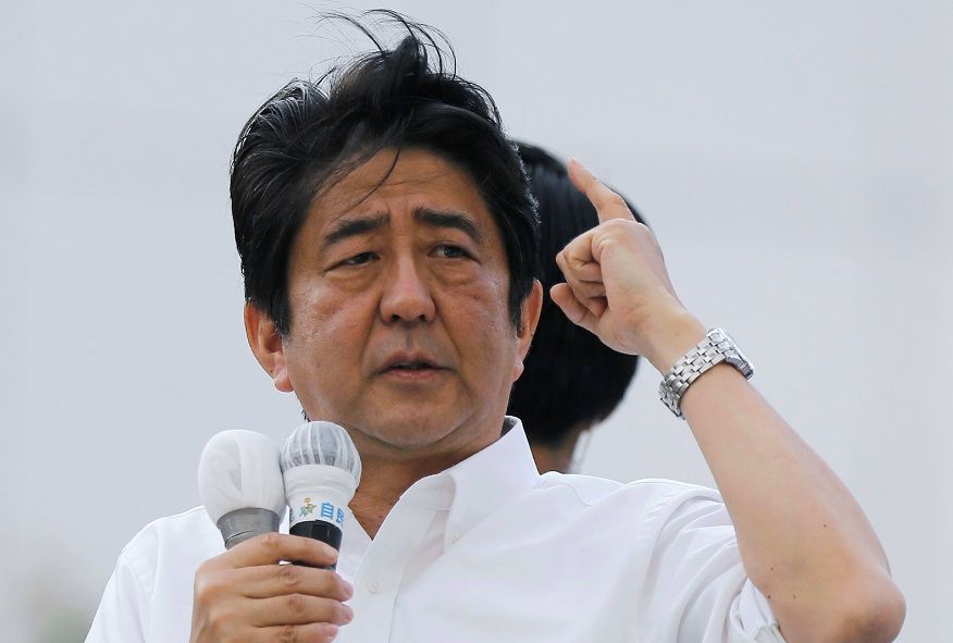 Premier Abe gisteren op een campagnebijeenkomst in Tokio.
