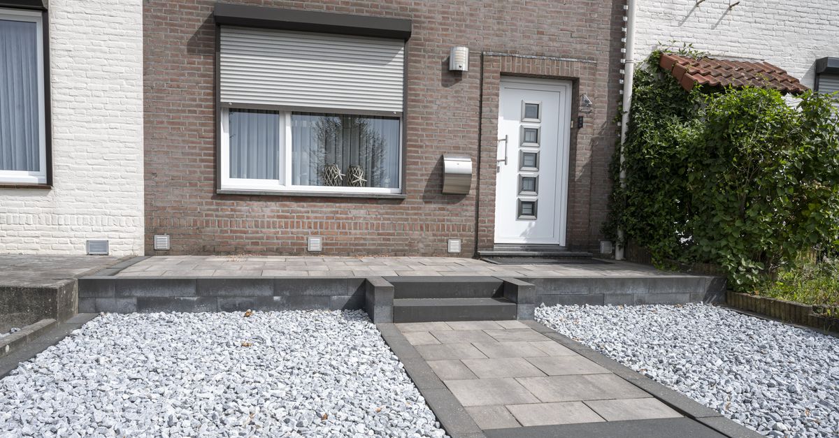 Verzekeraar wil groenere tuinen tegen hitte en vóór waterberging, om schade door hoosbuien te voorkomen