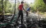 Ellis Schreuder en Dirk Neuteboom zijn door Staatsbosbeheer ingehuurd om in de Deurnsche Peel de ondergrondse veenbranden te bestrijden.  