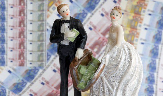 In 2012 werden 33.273 huwelijken ontbonden door echtscheiding, berekende het CBS. Het echtscheidingspercentage komt daarmee op 37 procent.