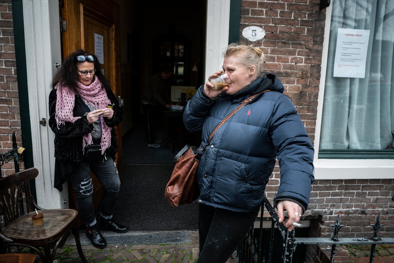 De avondopvang van Open Hof in Groningen is sinds woensdag dicht. Eenentwintig van de honderd wekelijkse vrijwilligers zijn verkouden of behoren tot de risicogroep en blijven thuis.