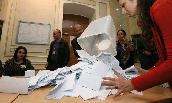 De verkiezingen in Azerbajdzjan zouden niet eerlijk zijn verlopen.