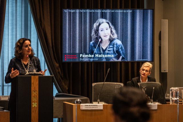 Burgemeester Femke Halsema tijdens een eerdere raadsvergadering van de gemeente. 