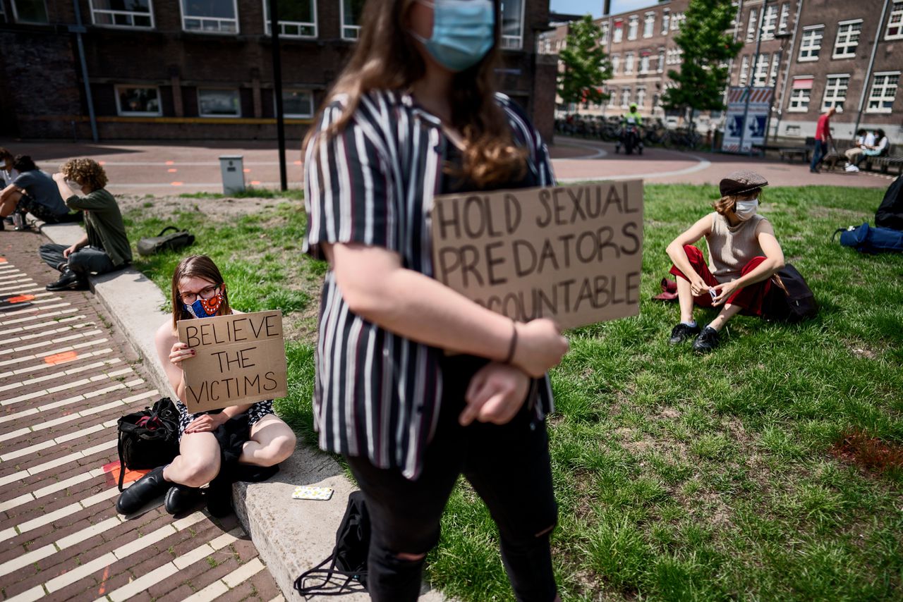Demonstratie in Amsterdam tegen seksueel grensoverschrijdend gedrag.