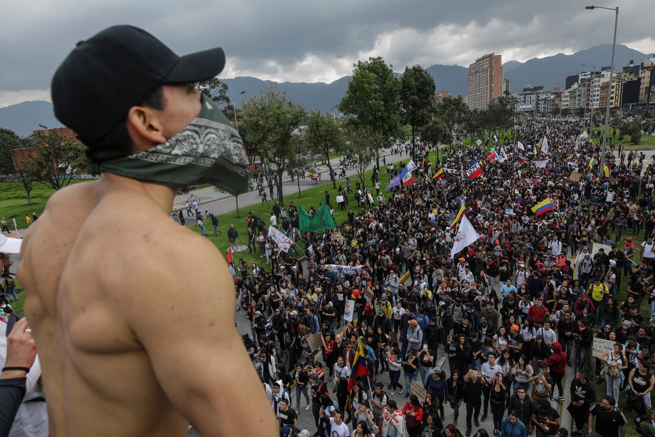 Zeker drie doden bij grootschalige protesten Colombia 