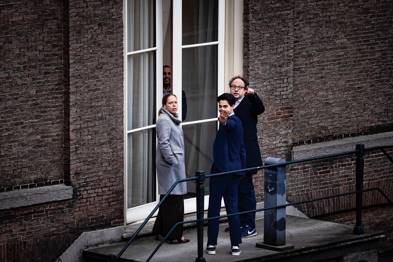 Onderhandelaars Carola Schouten (CU) en Rob Jetten (D66) met informateur Wouter Koolmees tijdens de formatie-onderhandelingen van kabinet-Rutte IV.