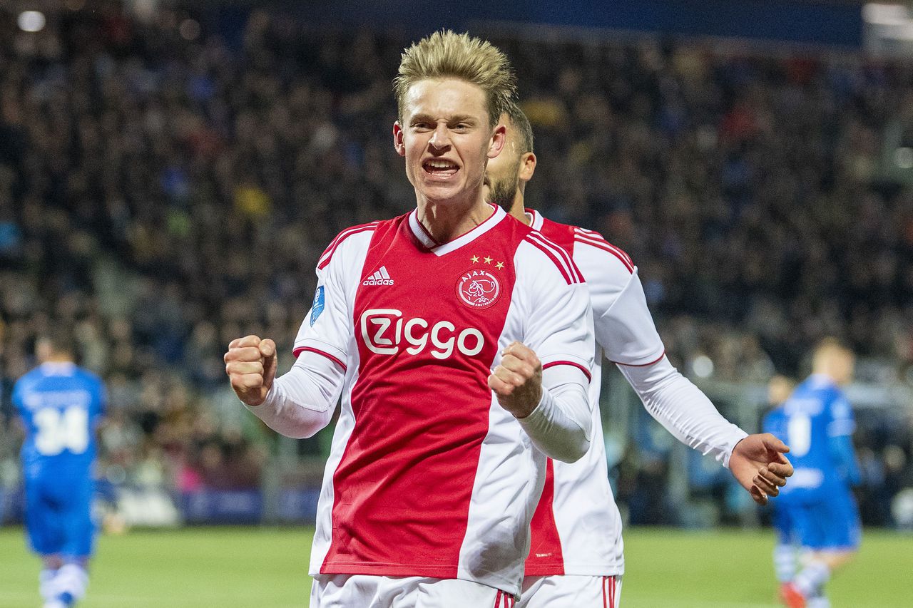 Ajax wint met ruime cijfers van PEC Zwolle, Heerenveen stunt in Tilburg 