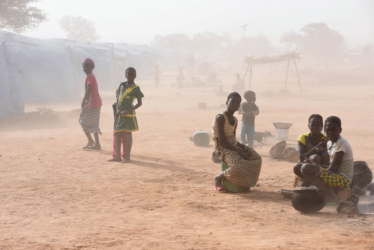 Veel inwoners van Burkina Faso zijn op de vlucht vanwege de strijd tussen gewapende rebellen en de overheid.
