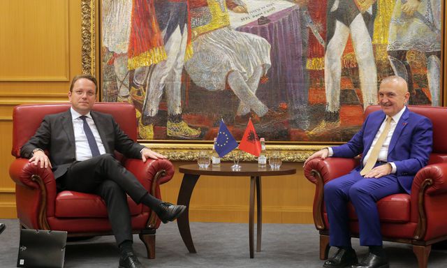 Nederland staakt verzet tegen start EU-onderhandelingen ...