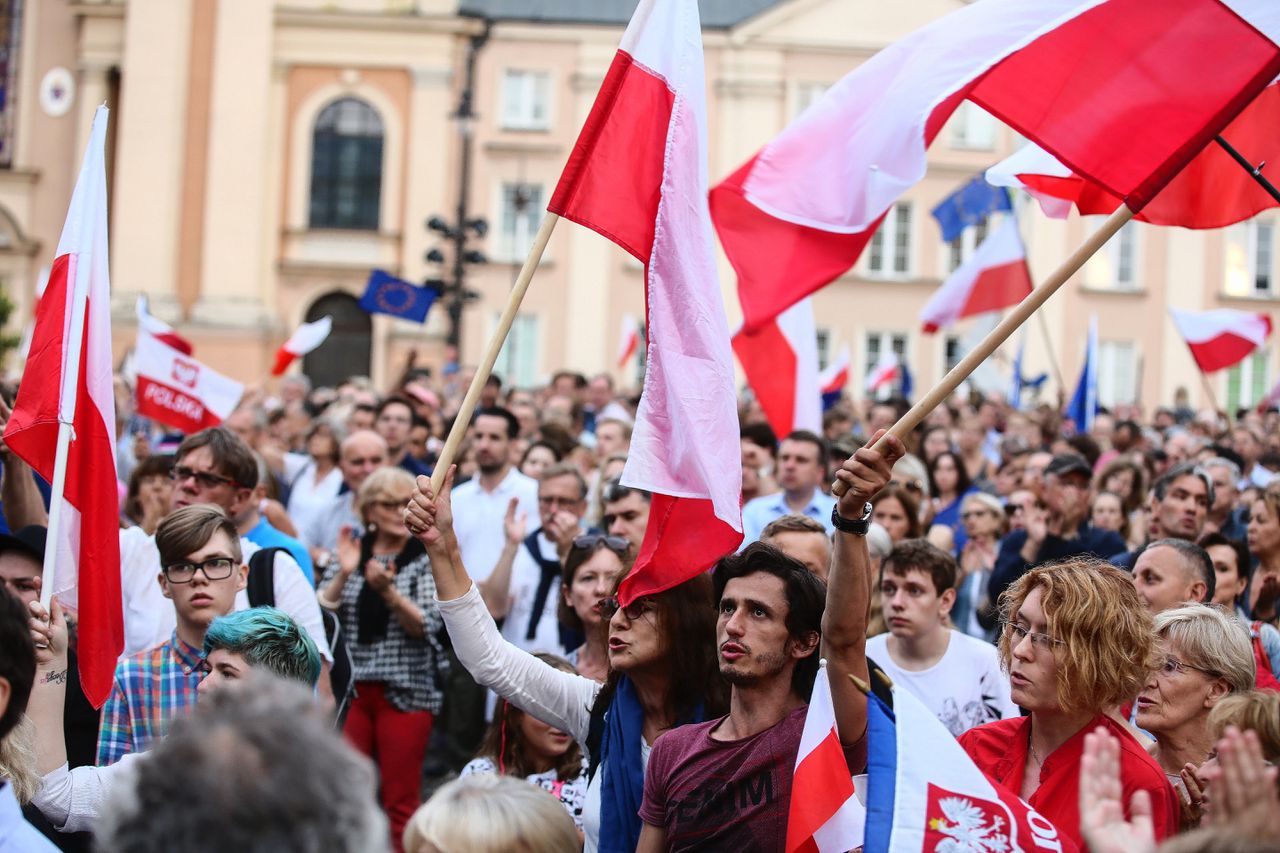 Demonstraties in Polen tegen de omstreden wetten. Foto EPA / Rafal Guz