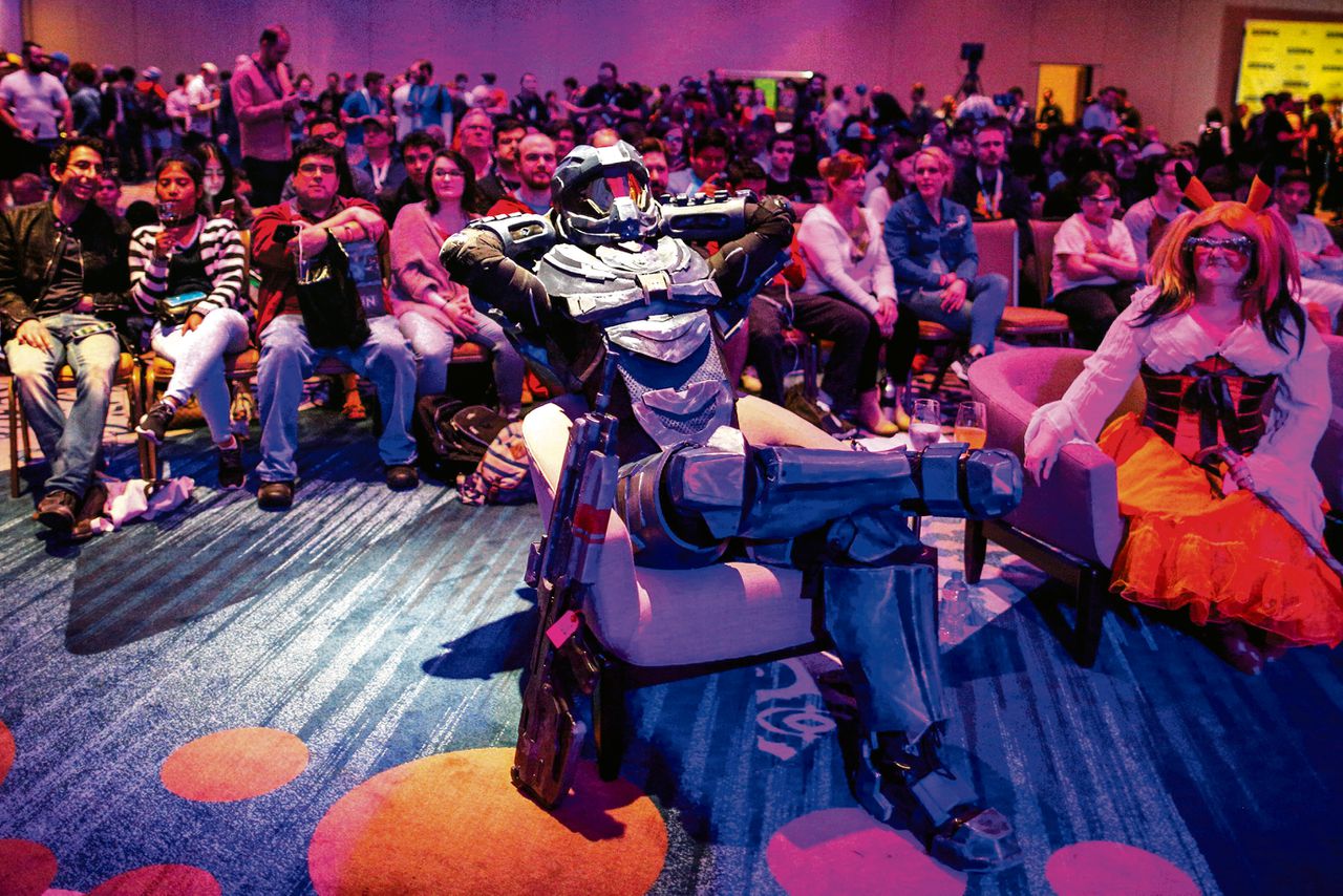 SXSW heeft aandacht voor entertainment, muziek en games; hier wachten deelnemers aan een ‘cosplay’-verkleedwedstrijd op de opening van het gaming-onderdeel van het festival.