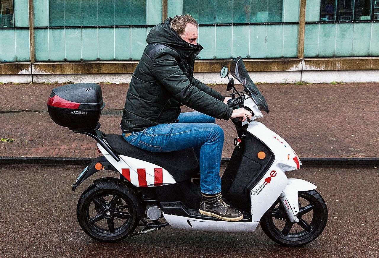 Op een opgevoerde scooter rijden mag niet, maar opvoeren mag wél NRC