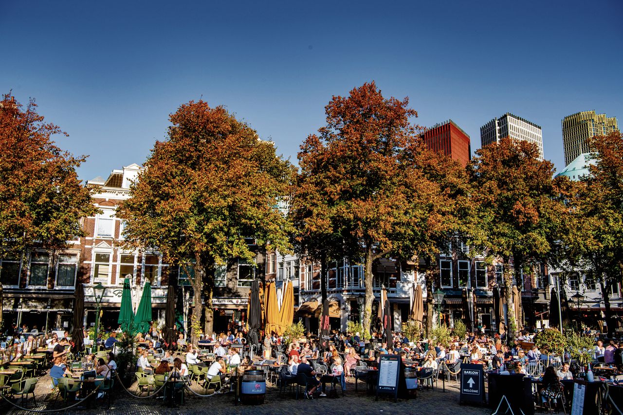 Terras op het Plein in het centrum van Den Haag.