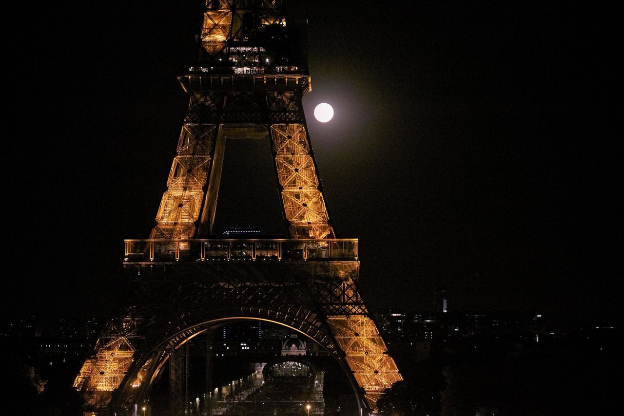 De lampen van de Eiffeltoren blijven donderdag uit.