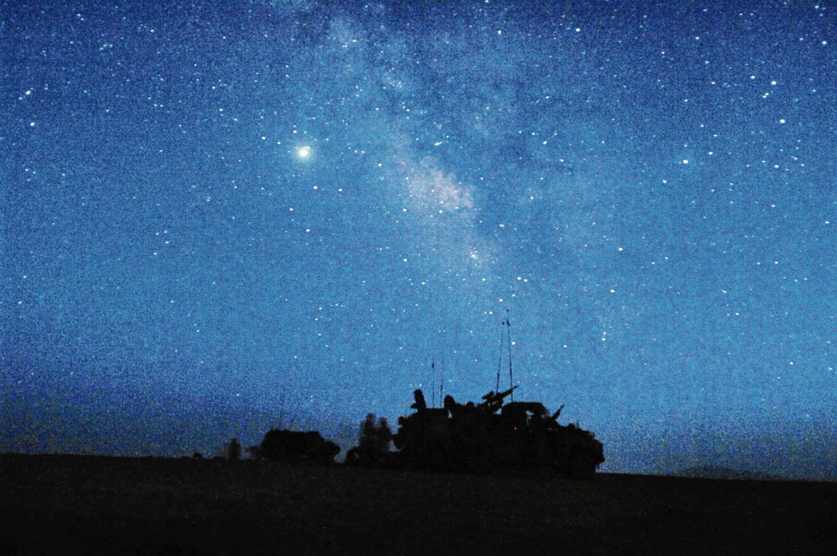 Армейская ночь. Военные ночью. Ночное военное небо. Звездное небо Афганистана. Military ночь.